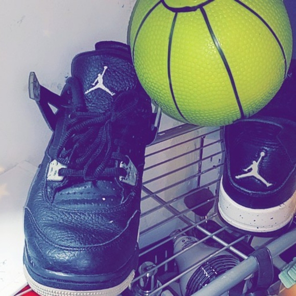 Jordan 4 - Picture 1 of 4